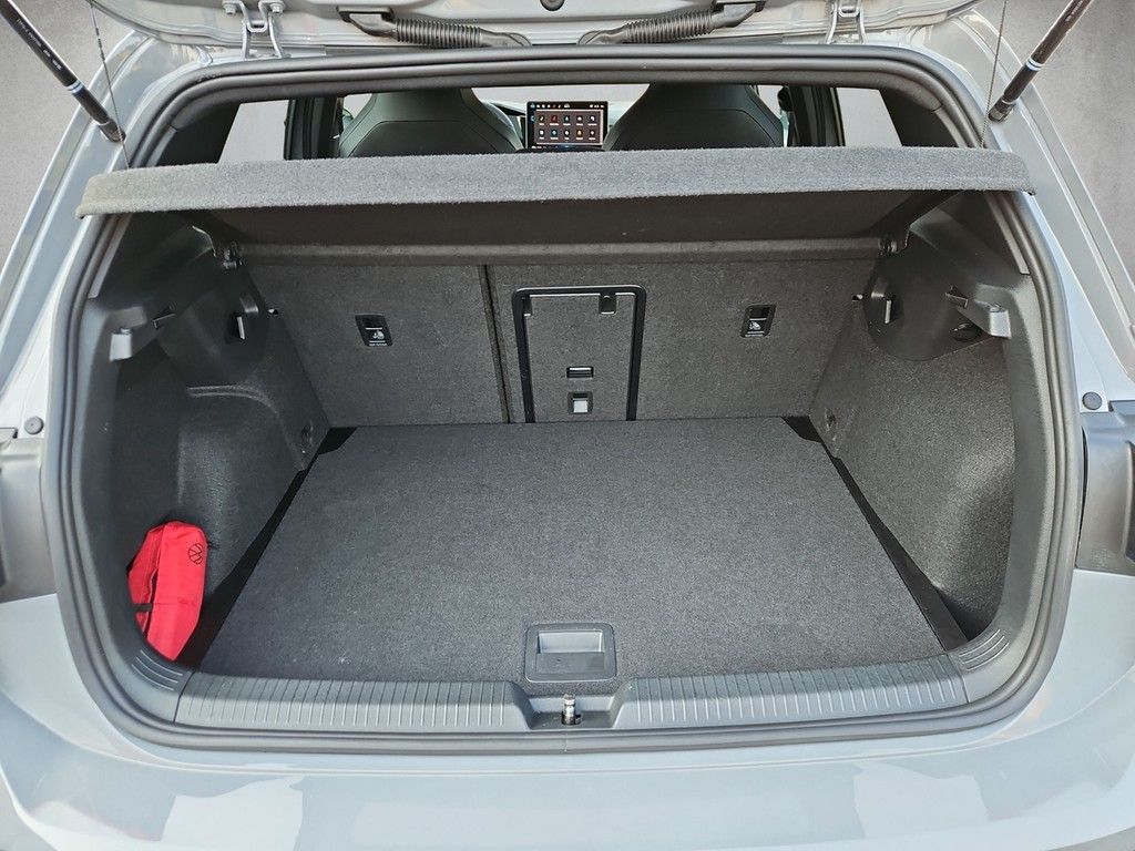 Volkswagen Golf VIII Lim. 2.0 TDI DSG R-Line LED*ACC*PDC foto 5
