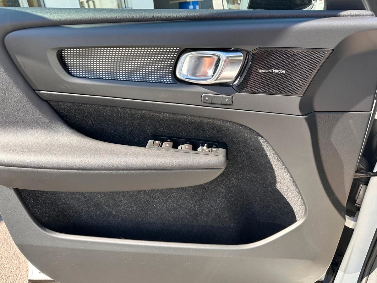 Volvo XC40 T5 AWD R Des. Pano Alcantara 20 ACC BLIS foto 13