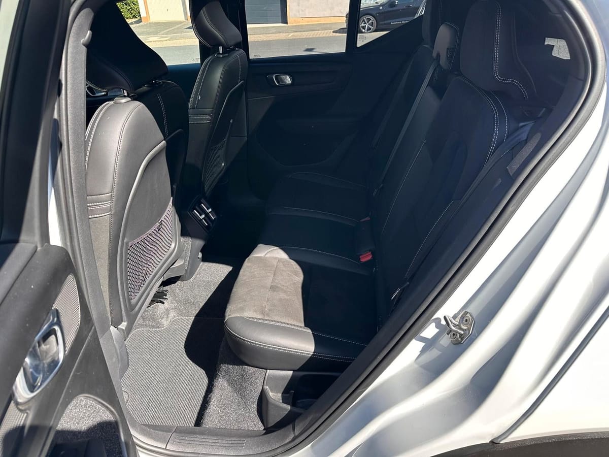 Volvo XC40 T5 AWD R Des. Pano Alcantara 20 ACC BLIS foto 15