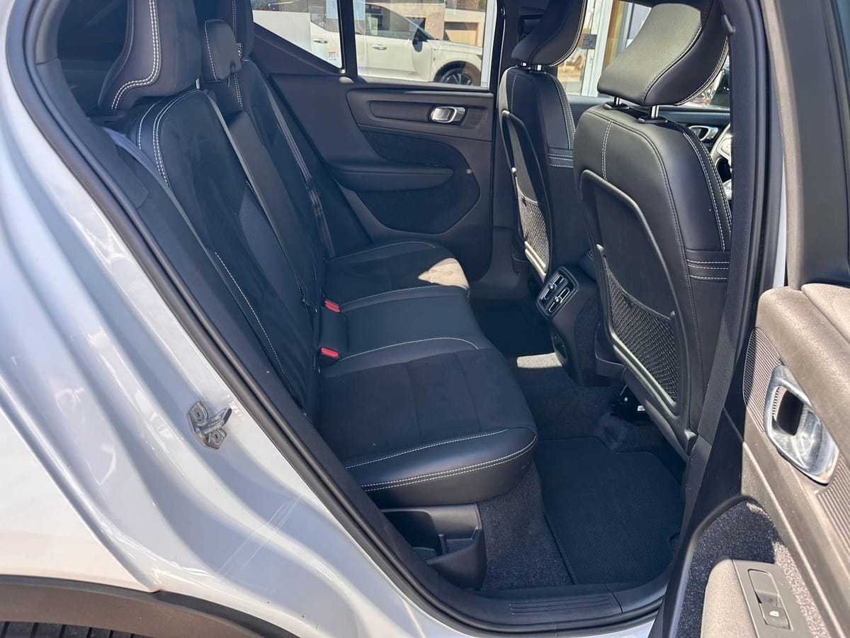 Volvo XC40 T5 AWD R Des. Pano Alcantara 20 ACC BLIS foto 16