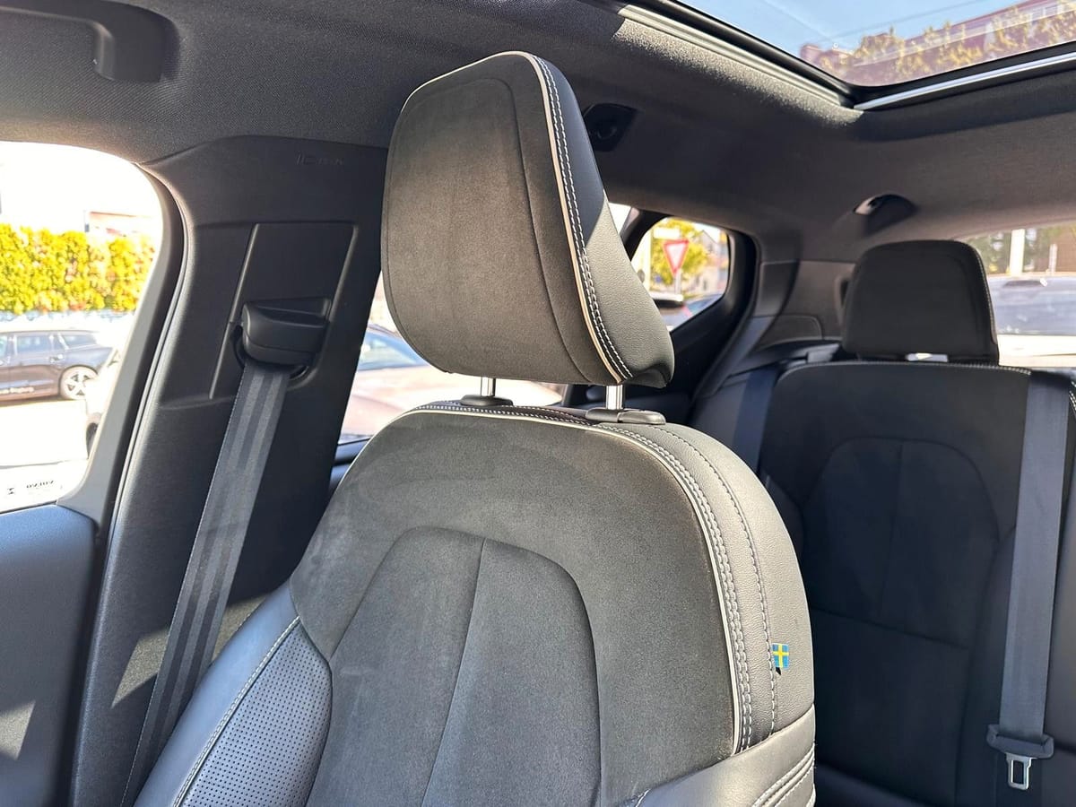 Volvo XC40 T5 AWD R Des. Pano Alcantara 20 ACC BLIS foto 25