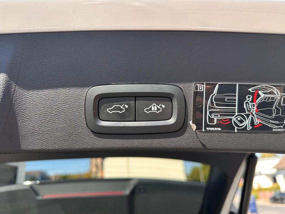 Volvo XC40 T5 AWD R Des. Pano Alcantara 20 ACC BLIS foto 8