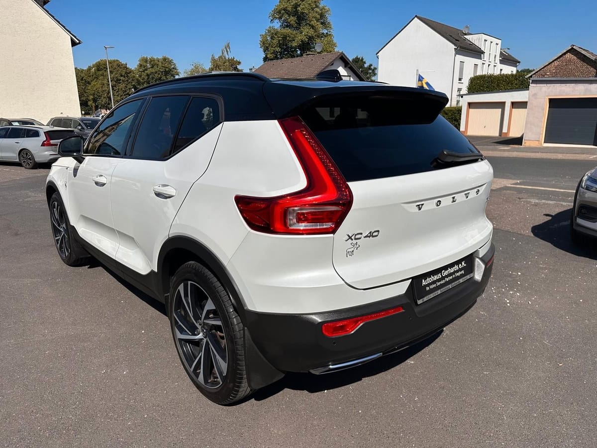 Volvo XC40 T5 AWD R Des. Pano Alcantara 20 ACC BLIS foto 10