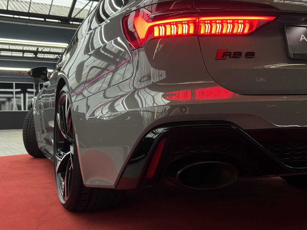 Audi RS 6 Avant 4.0 TFSI quattro PANO / B&O / 360° CA foto 12