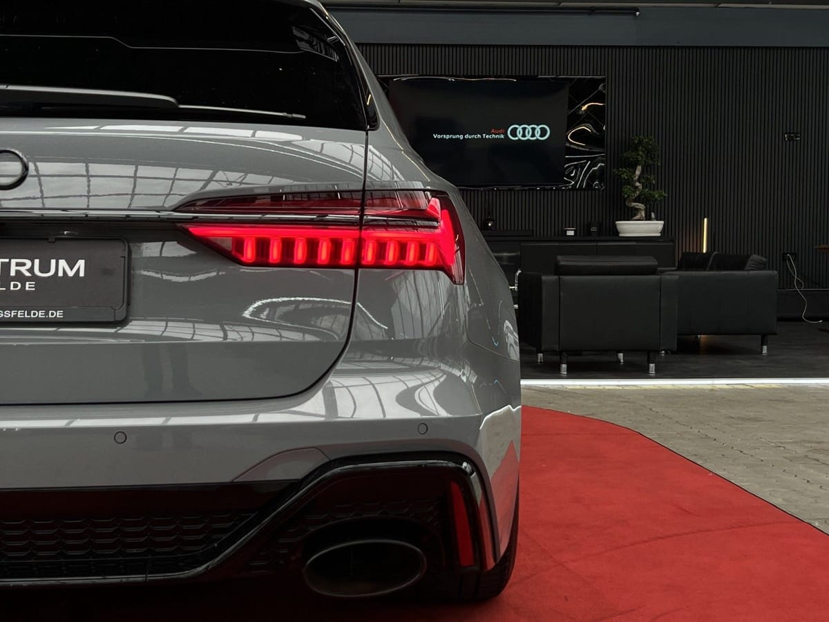 Audi RS 6 Avant 4.0 TFSI quattro PANO / B&O / 360° CA foto 14