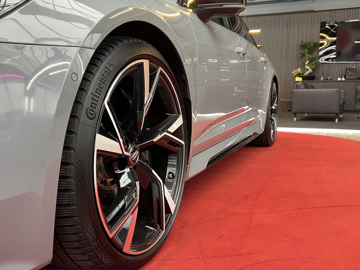 Audi RS 6 Avant 4.0 TFSI quattro PANO / B&O / 360° CA foto 15