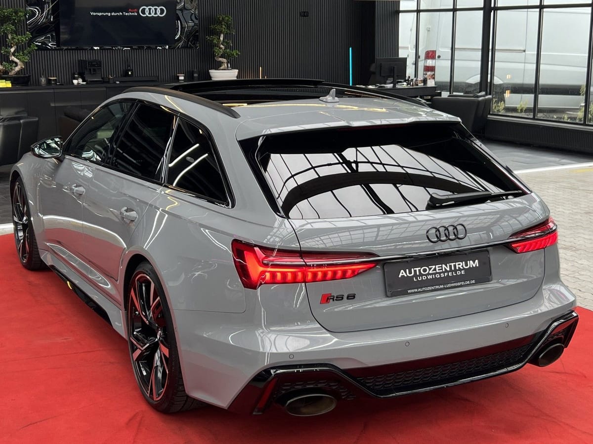 Audi RS 6 Avant 4.0 TFSI quattro PANO / B&O / 360° CA foto 17