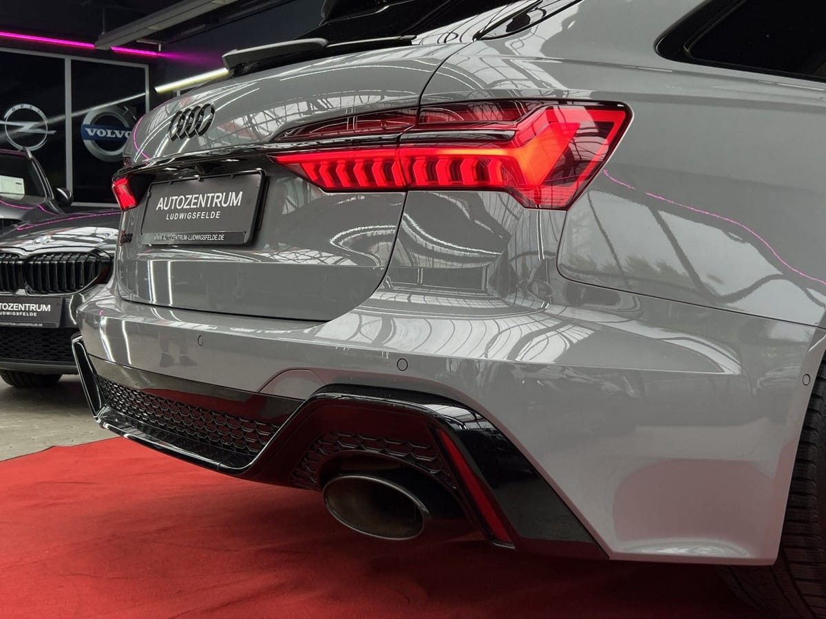 Audi RS 6 Avant 4.0 TFSI quattro PANO / B&O / 360° CA foto 22