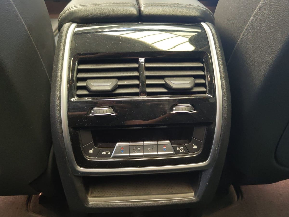 BMW X5 xDrive40i M Sport AHK SHZ LASER LUFT INT PANO foto 16