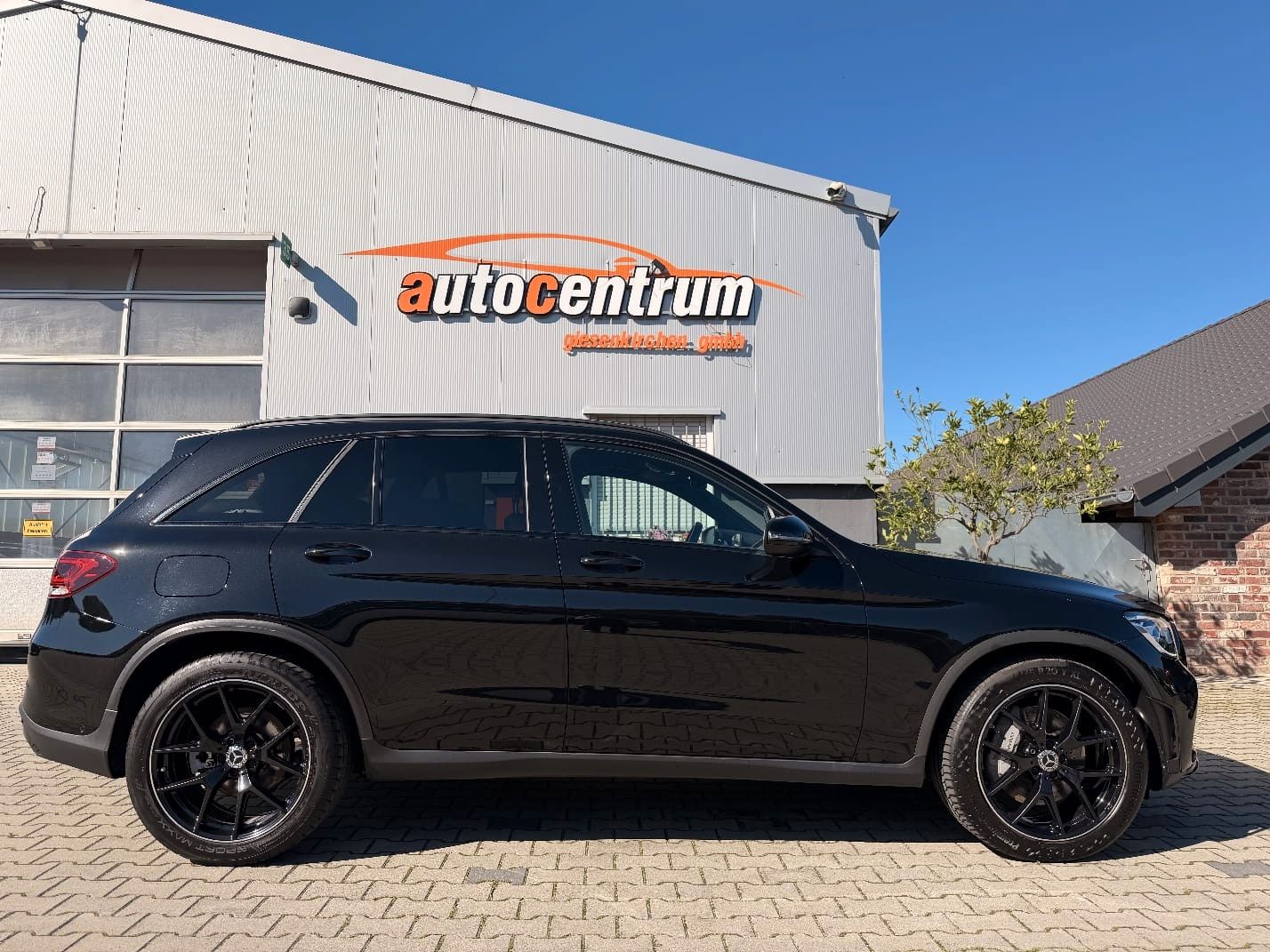 Mercedes-Benz GLC 300d 9G 4M AMG Plus Night Pano ACC Memo 20 foto 3