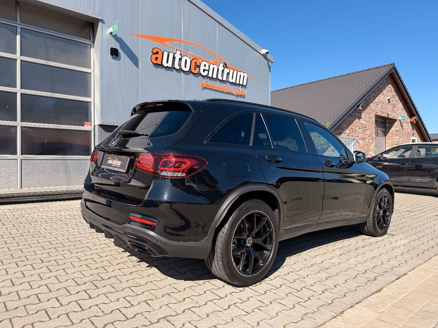 Mercedes-Benz GLC 300d 9G 4M AMG Plus Night Pano ACC Memo 20 foto 4