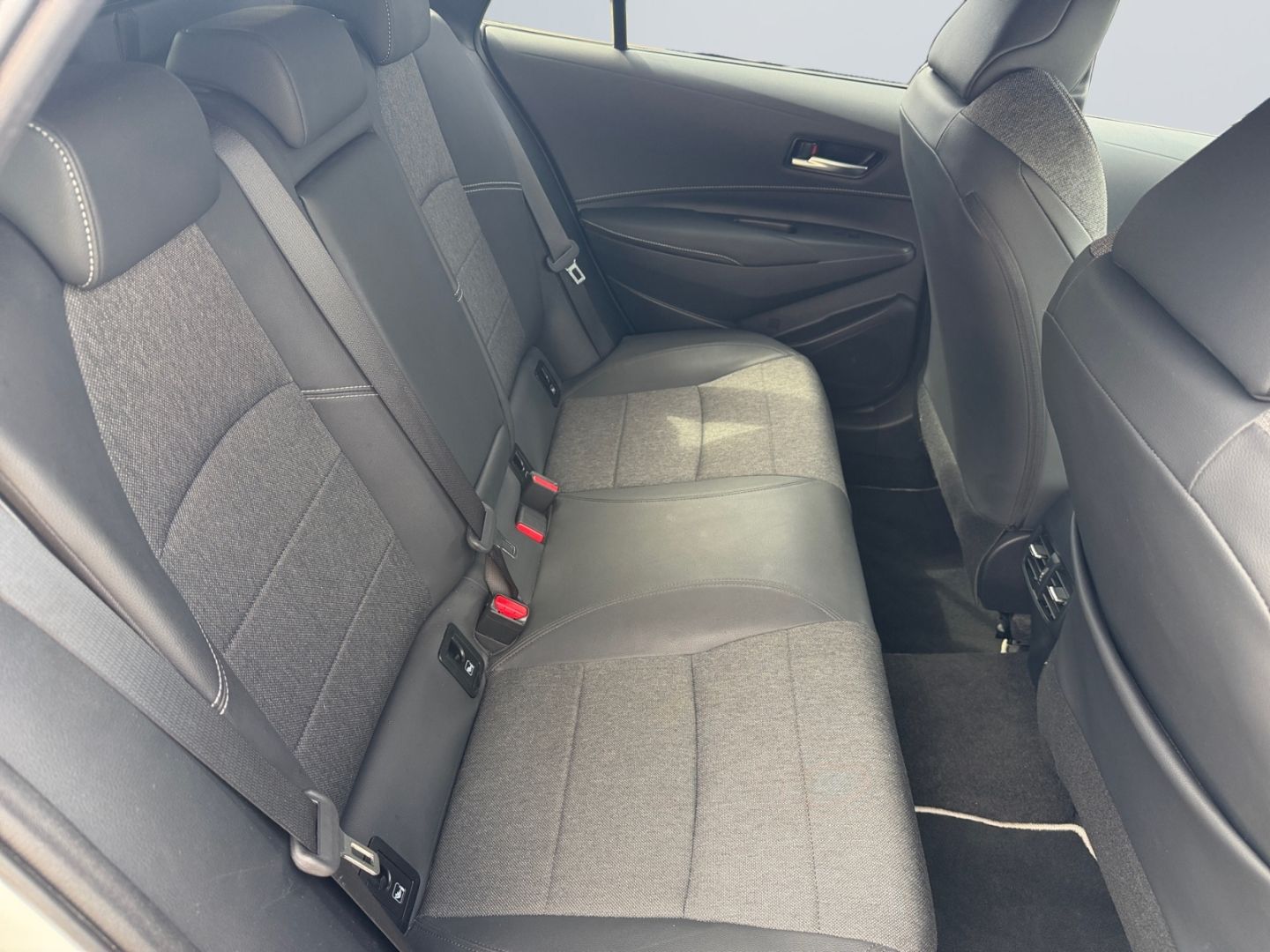 Toyota Corolla 1.8 Hybrid TS Team D *Technik-Paket*CAM* foto 19