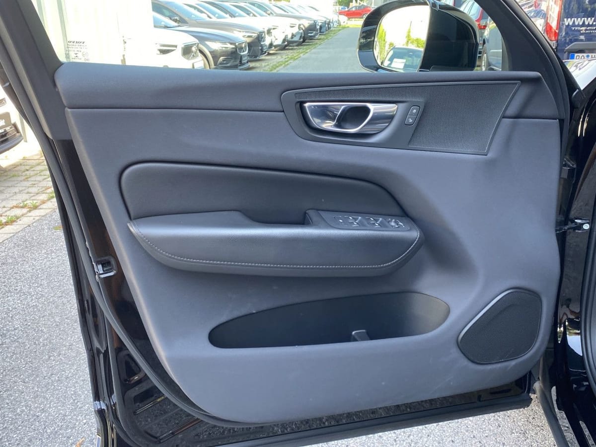 Volvo XC 60 Momentum Pro 2WD Bluetooth Navi LED Klima foto 10