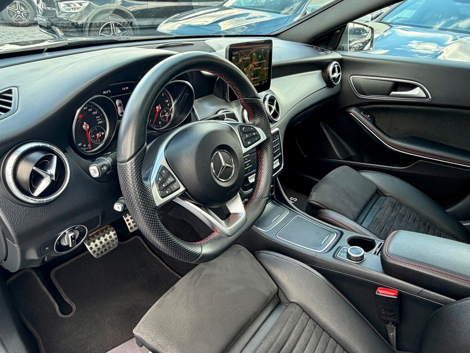 Mercedes-Benz CLA 220 CDI / d*AMG*PANO*Carplay*LED*KAMERA*Dist foto 17
