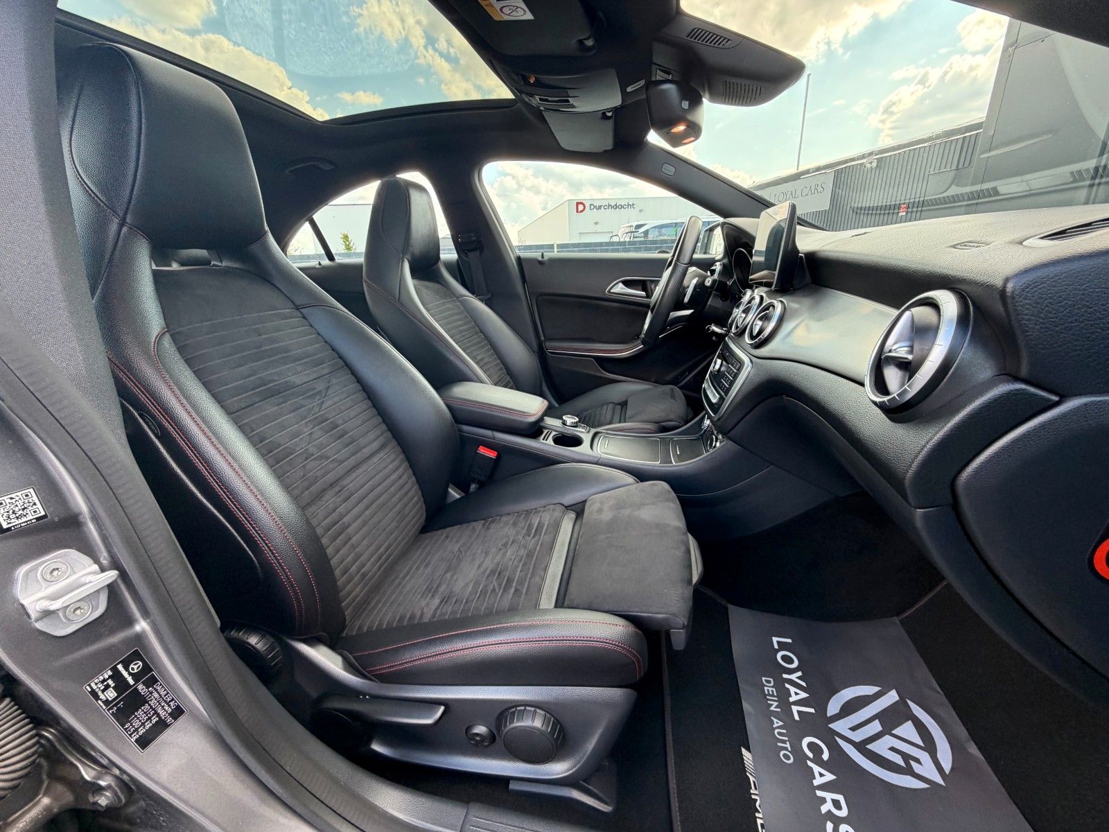 Mercedes-Benz CLA 220 CDI / d*AMG*PANO*Carplay*LED*KAMERA*Dist foto 24