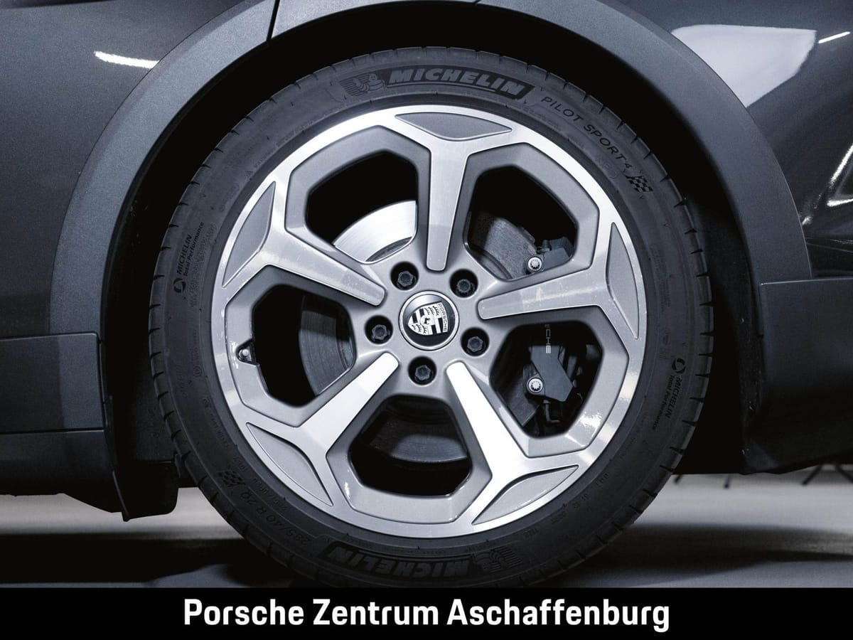 Porsche Taycan 4 Cross Turismo Offroad Design Paket foto 11