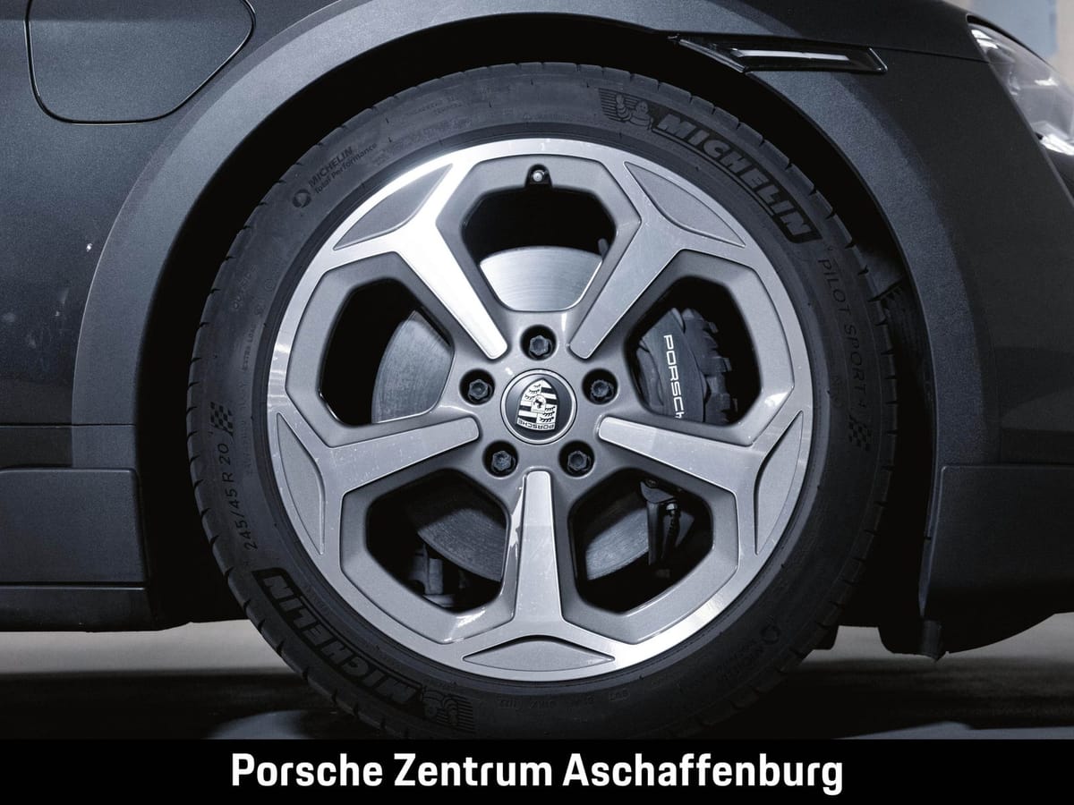 Porsche Taycan 4 Cross Turismo Offroad Design Paket foto 12