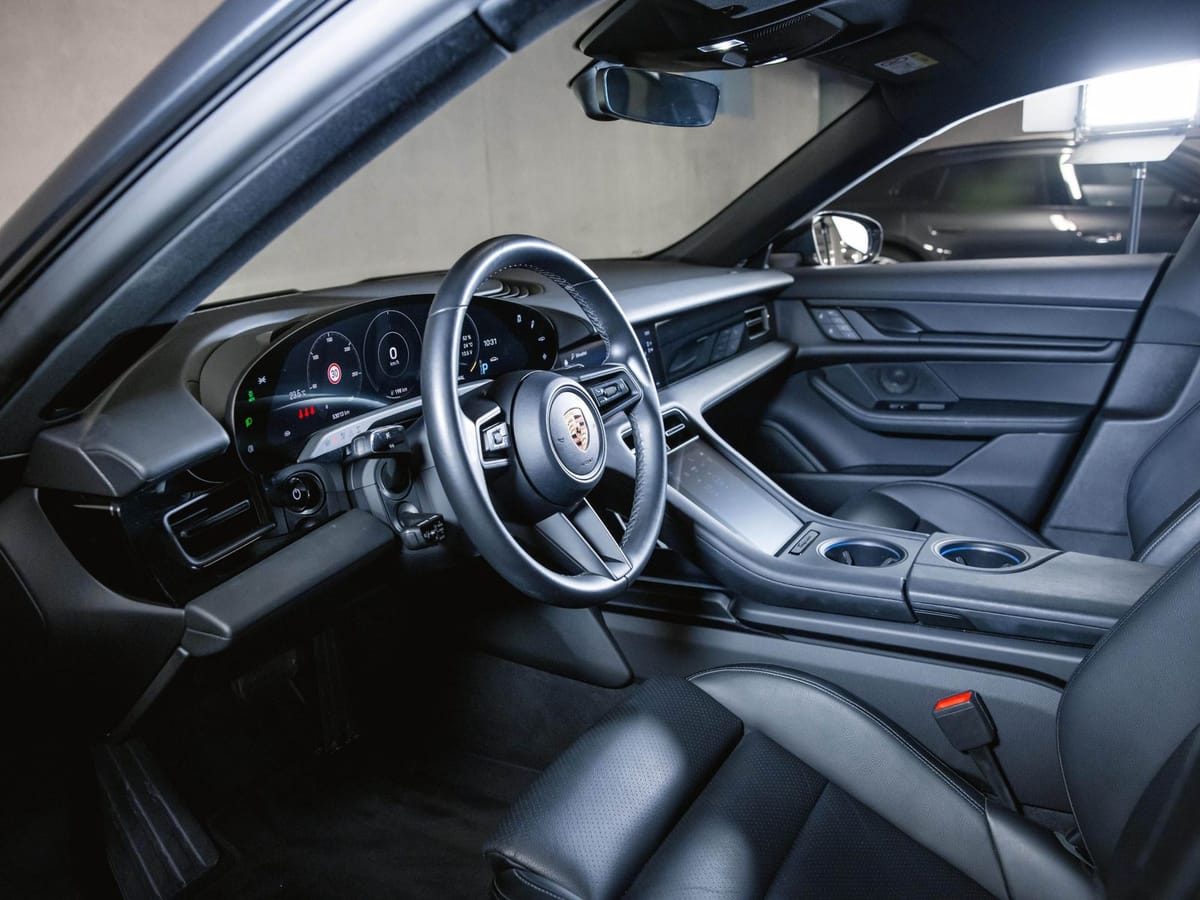 Porsche Taycan 4 Cross Turismo Offroad Design Paket foto 14