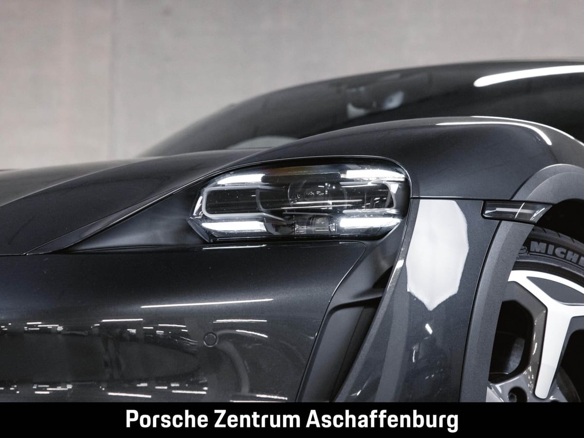Porsche Taycan 4 Cross Turismo Offroad Design Paket foto 6