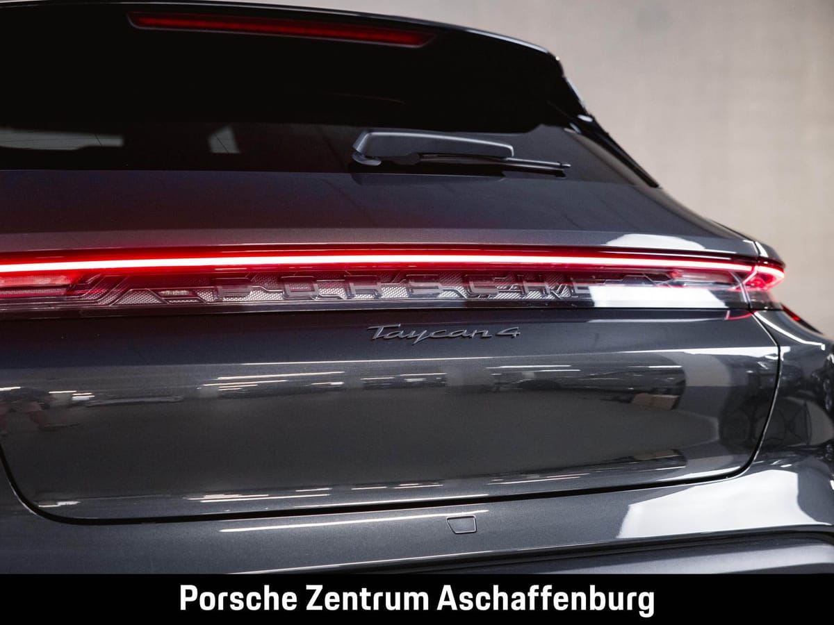 Porsche Taycan 4 Cross Turismo Offroad Design Paket foto 8