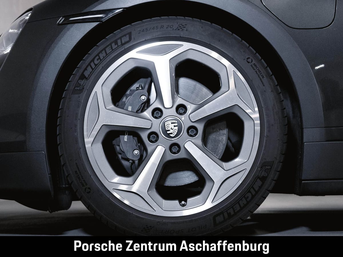 Porsche Taycan 4 Cross Turismo Offroad Design Paket foto 10