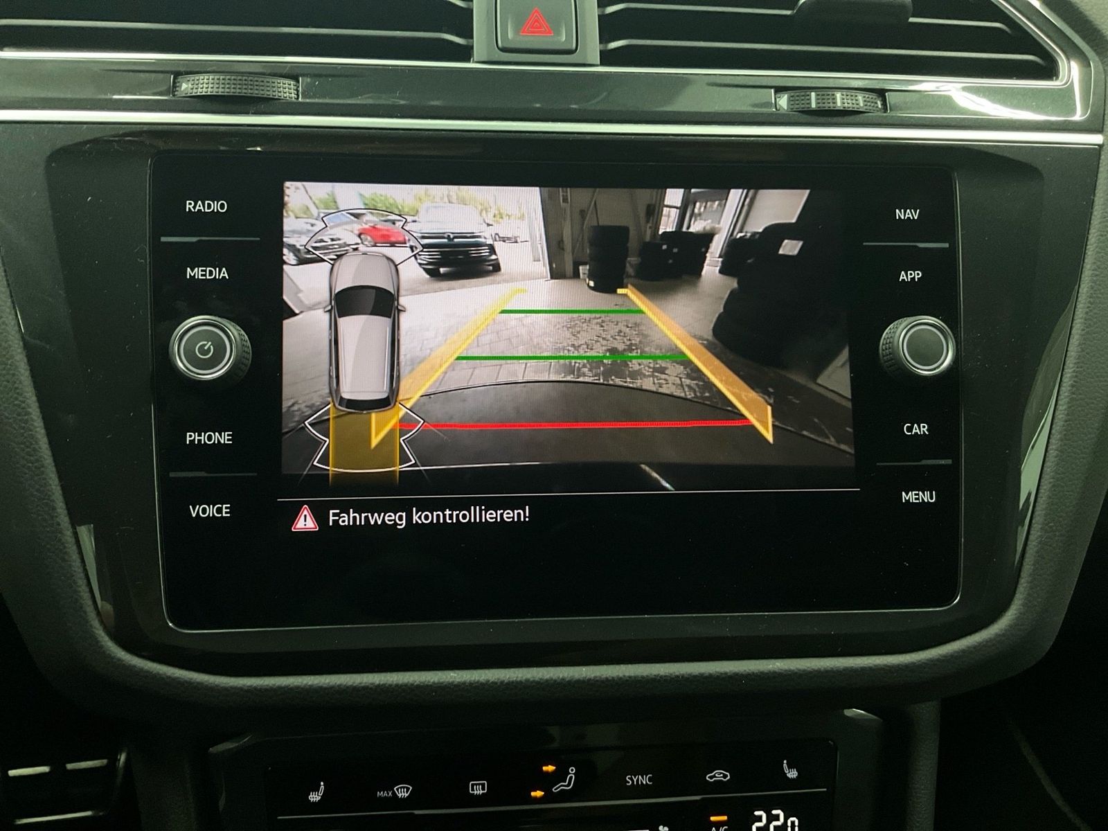 Volkswagen Tiguan BLACK STYLE R-LINE 2.0TDI 150PS DSG ACC.A foto 14