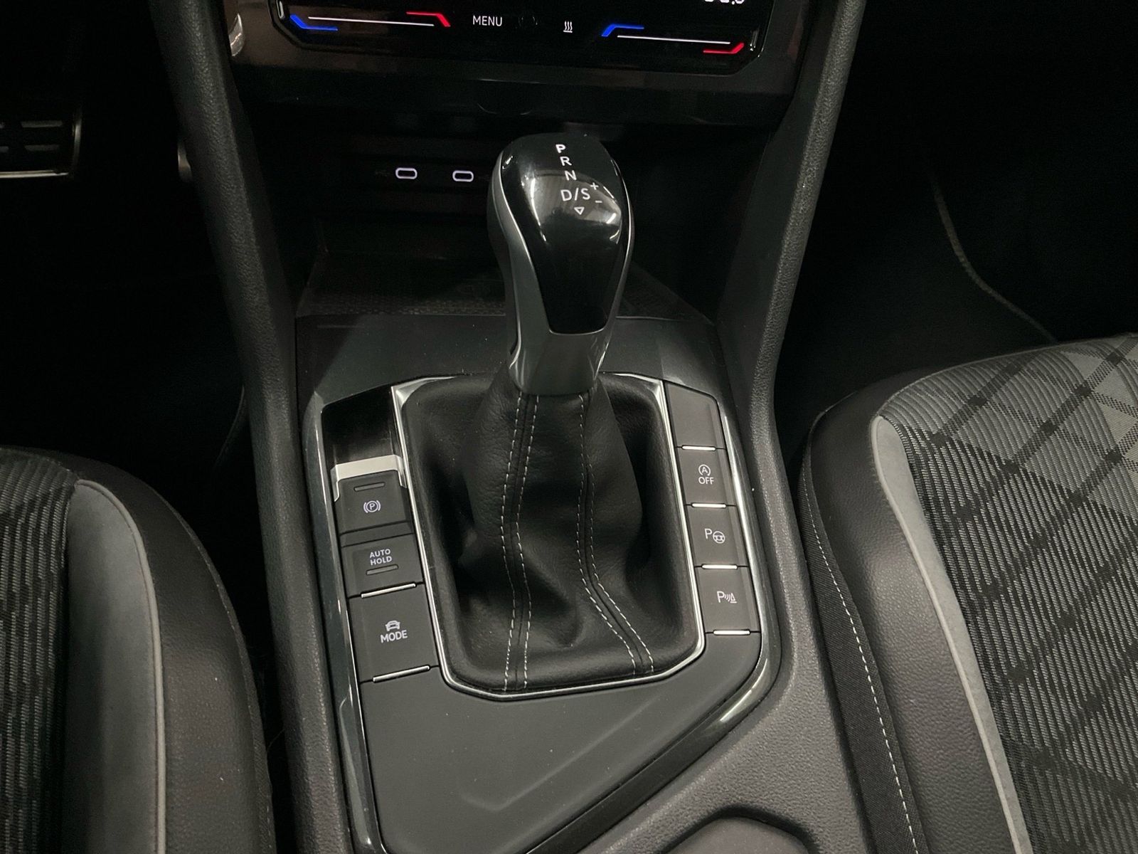 Volkswagen Tiguan BLACK STYLE R-LINE 2.0TDI 150PS DSG ACC.A foto 15