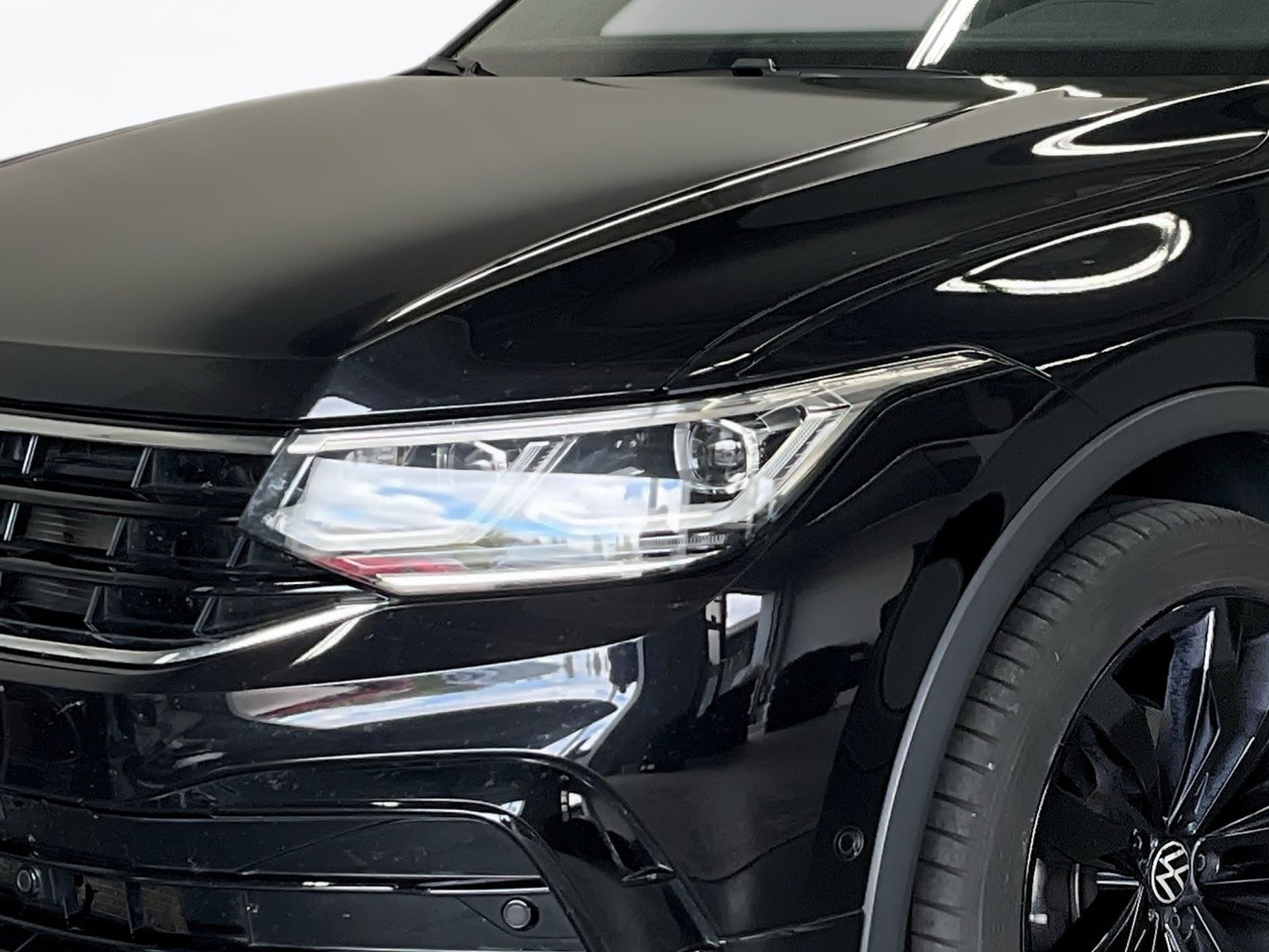 Volkswagen Tiguan BLACK STYLE R-LINE 2.0TDI 150PS DSG ACC.A foto 6