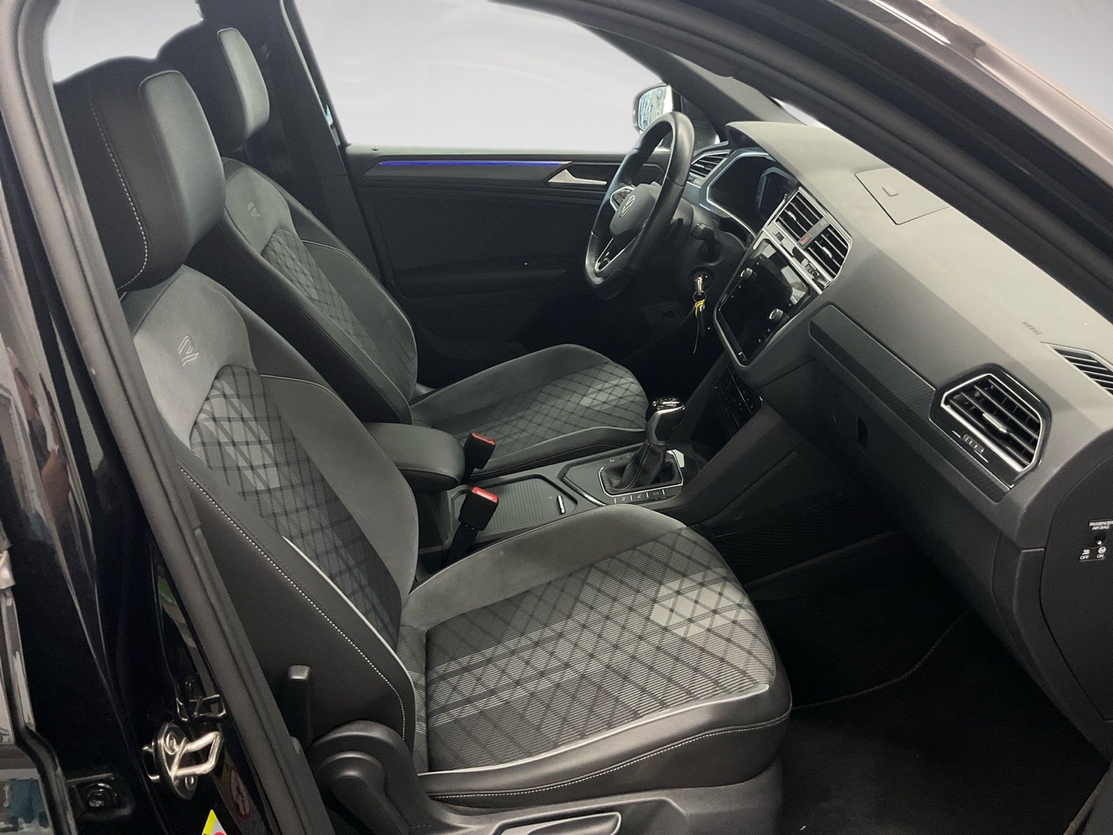 Volkswagen Tiguan BLACK STYLE R-LINE 2.0TDI 150PS DSG ACC.A foto 9