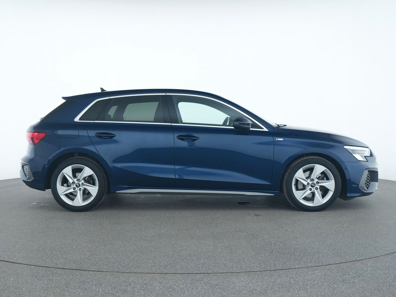 Audi A3 40 TDI qu. S-line Matrix Leder B&O eHeck Navi foto 4