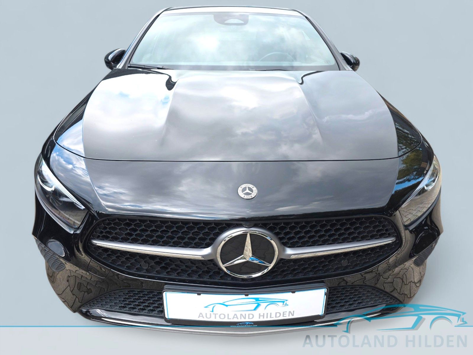 Mercedes-Benz A 200d 8G-DCT 2.0, Diesel LED Kamera 1 Hand 17 foto 1