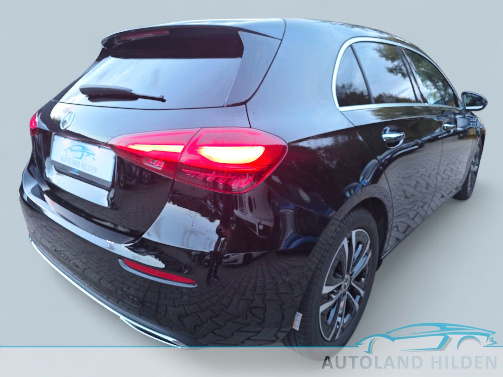 Mercedes-Benz A 200d 8G-DCT 2.0, Diesel LED Kamera 1 Hand 17 foto 5