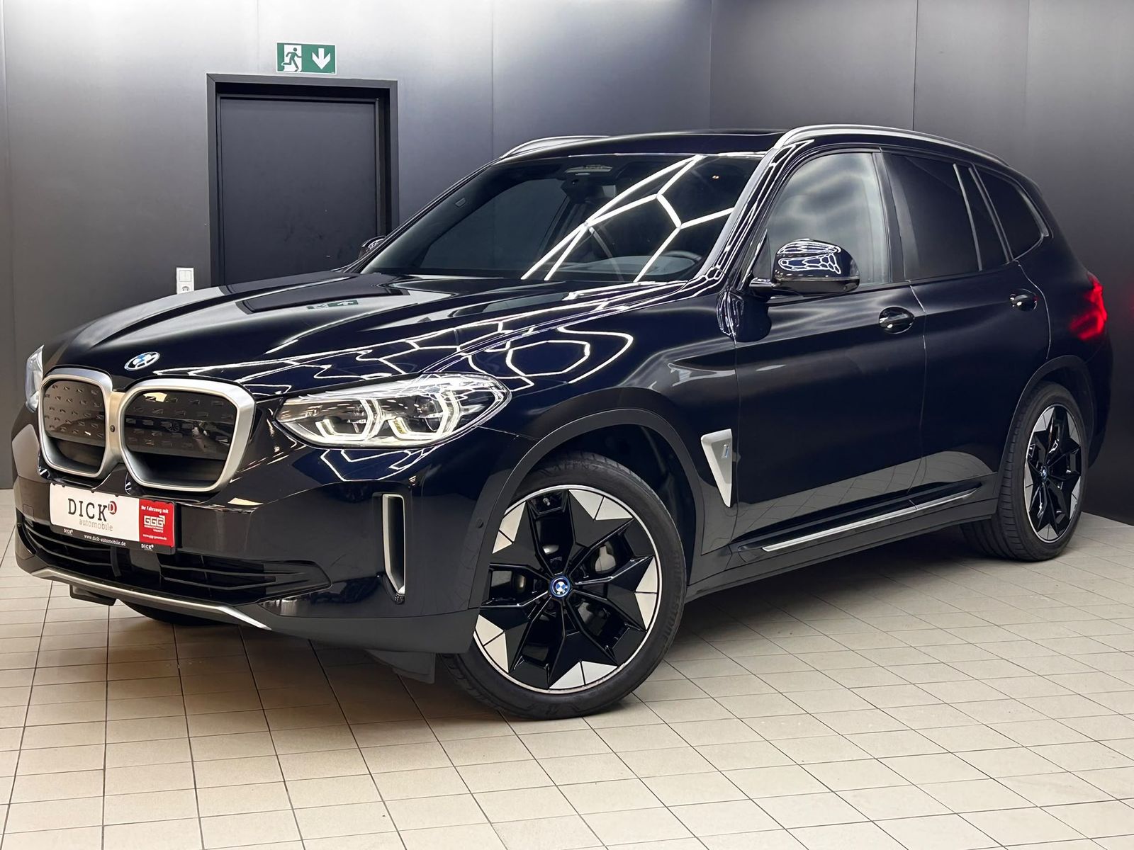 BMW iX3 Impressive PANO LEDER LED NAVI H&K HEAD AHK foto 4