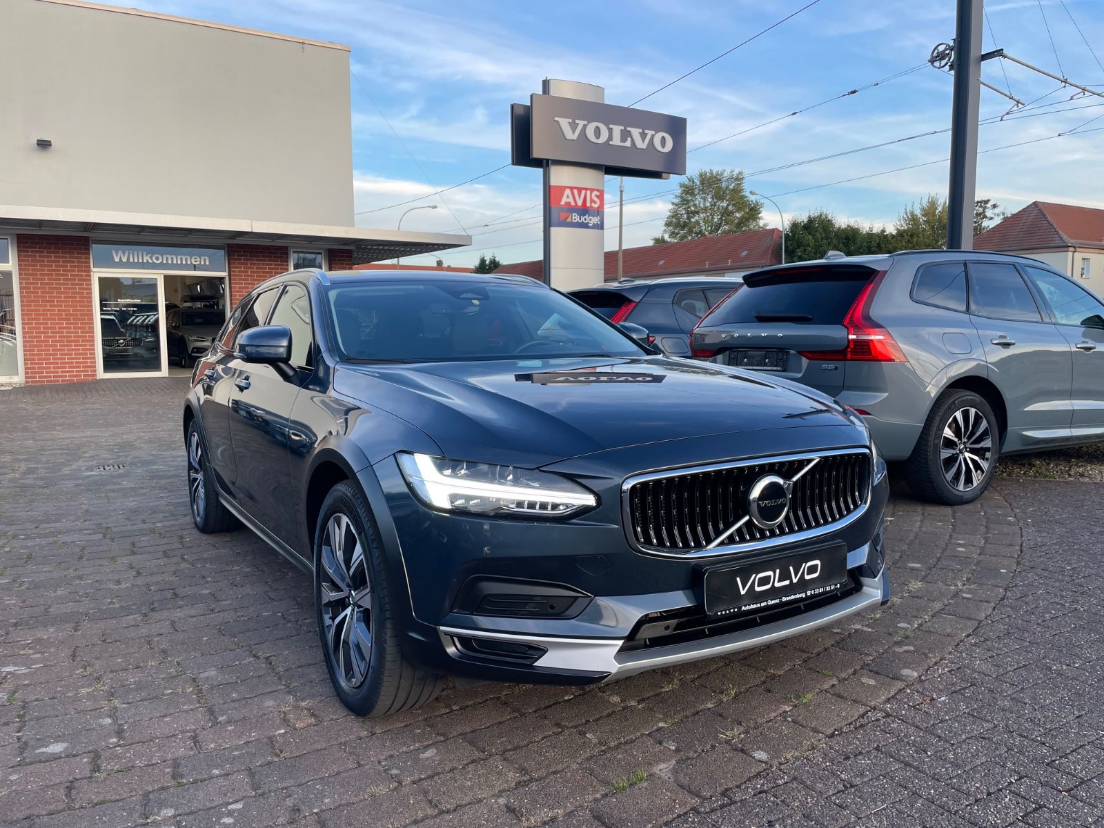 Volvo V90CC B5 AWD Plus BLIS PANO Harman Cam Leder foto 1