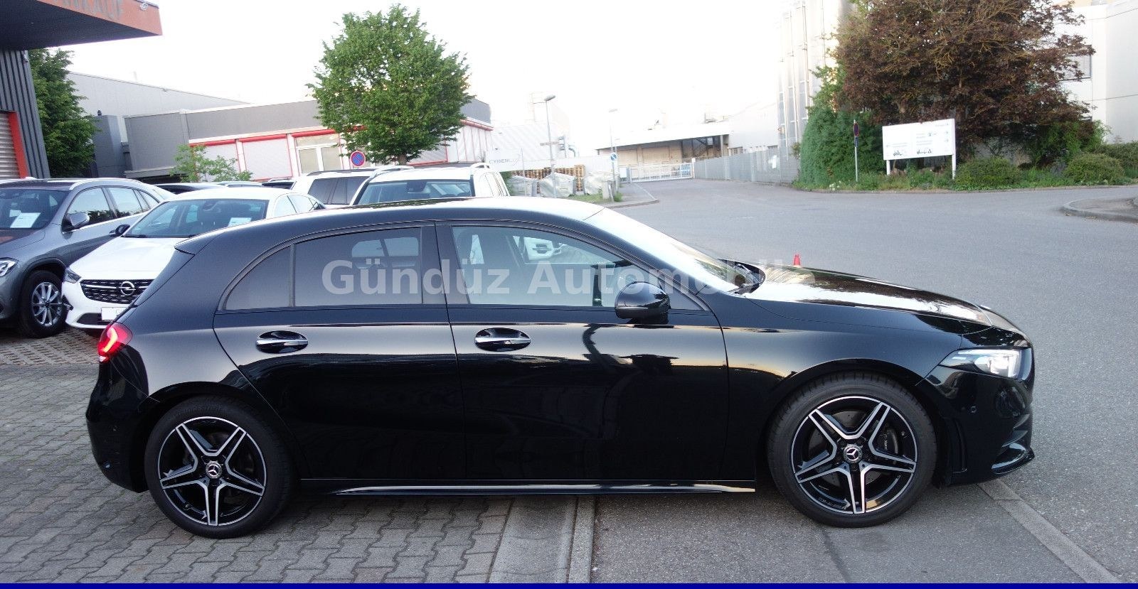 Mercedes-Benz A 220 d 8G-DCT AMG Line 360°KAMERA KEYLESS MULTI foto 5