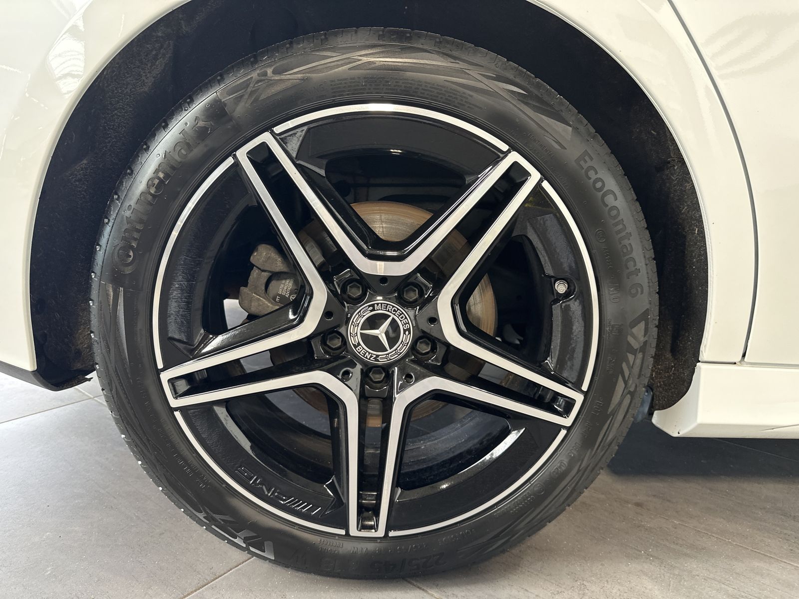 Mercedes-Benz A 220d AMG-Line Advanced Plus NAV LED ACC foto 3