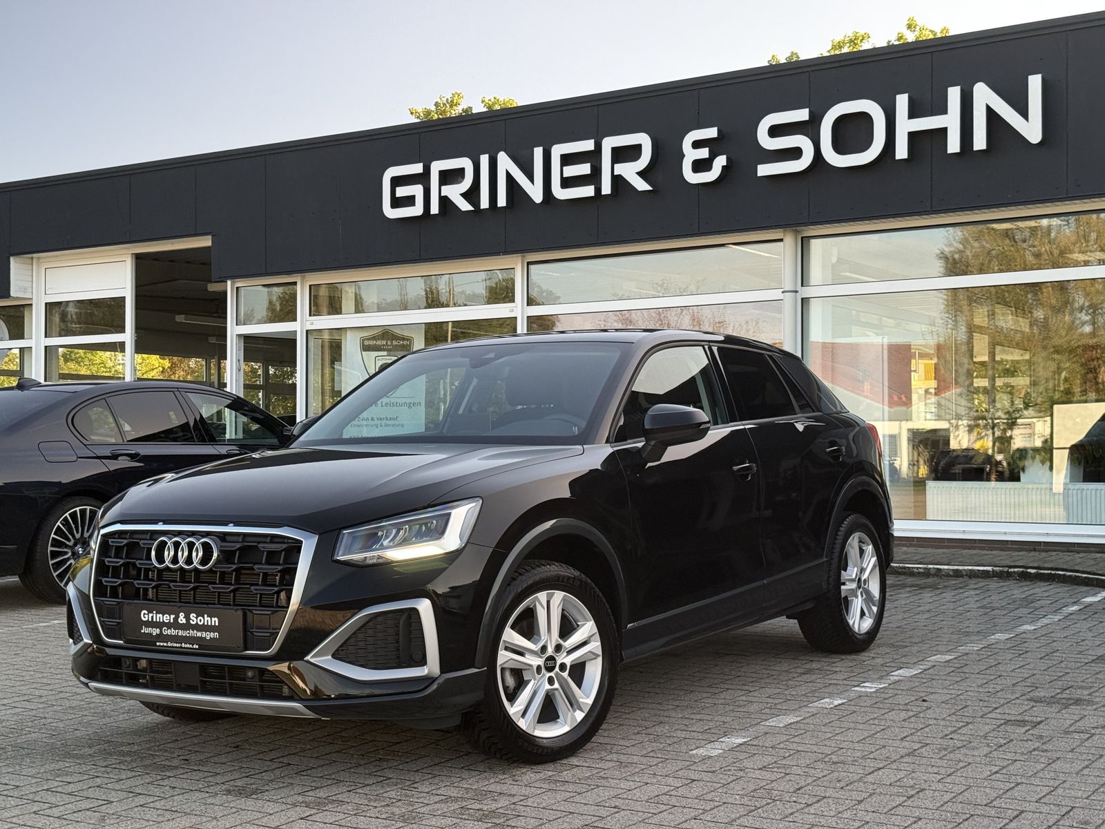 Audi Q2 35 TFSI Advanced Virtual R-Kam ACC CarPl Side foto 1