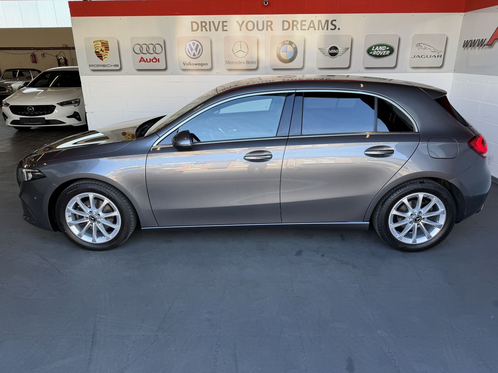 Mercedes-Benz A 180 2.Hand Scheckheft ab3,99% foto 2
