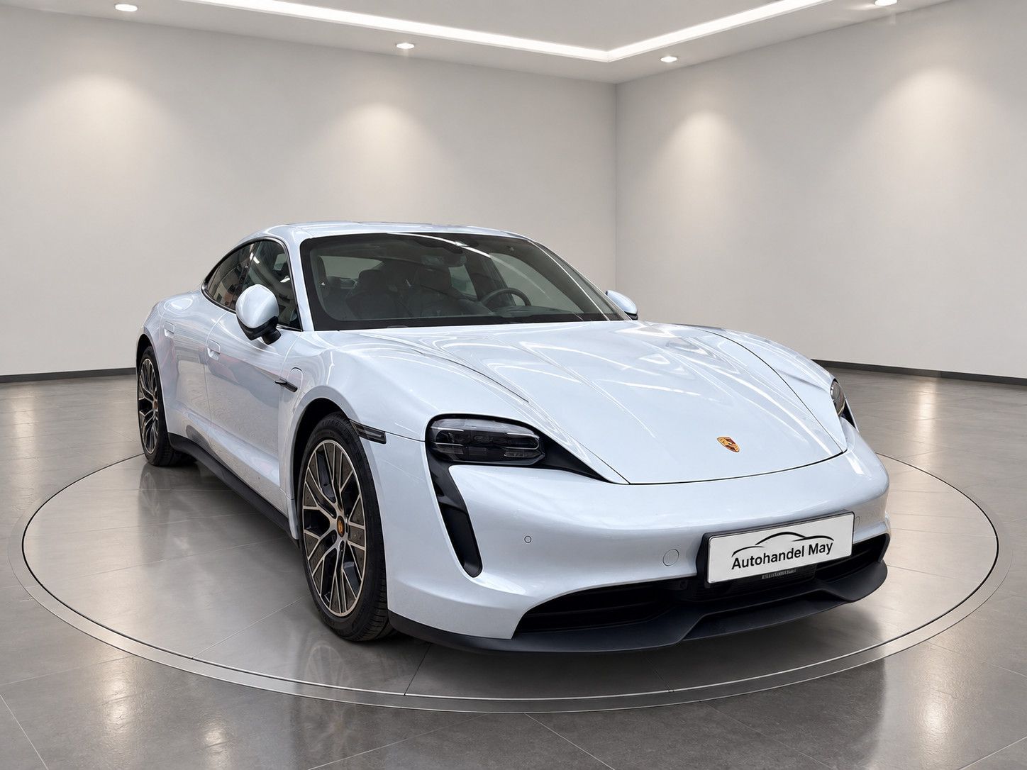 Porsche Taycan foto 1
