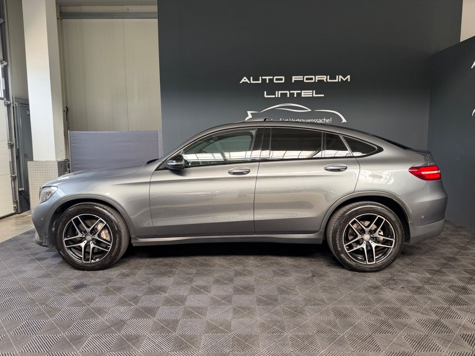 Mercedes-Benz GLC 220 d 4Matic Coupe AMG LINE-AHK-LED foto 3