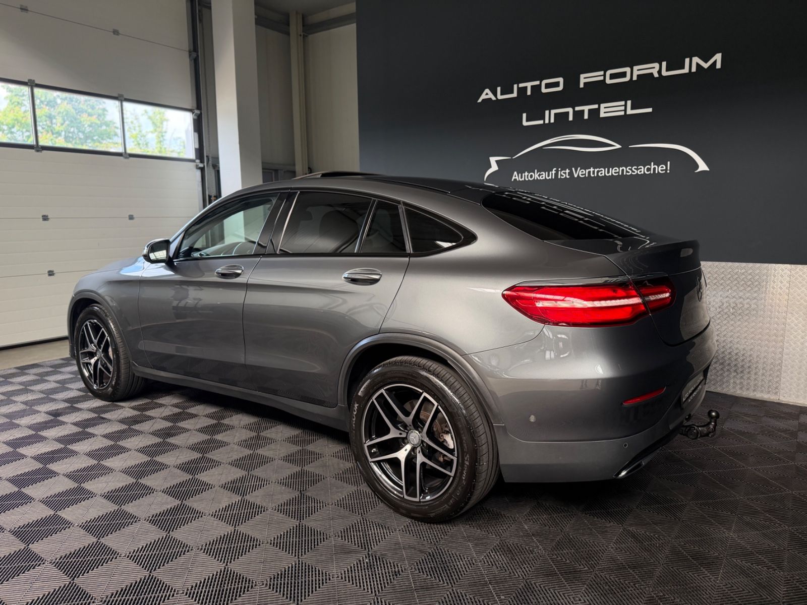 Mercedes-Benz GLC 220 d 4Matic Coupe AMG LINE-AHK-LED foto 4