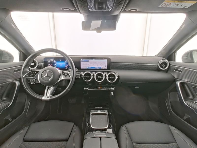 Mercedes-Benz A 200 d Progressive Pano Multibeam Kamera CarPla foto 4