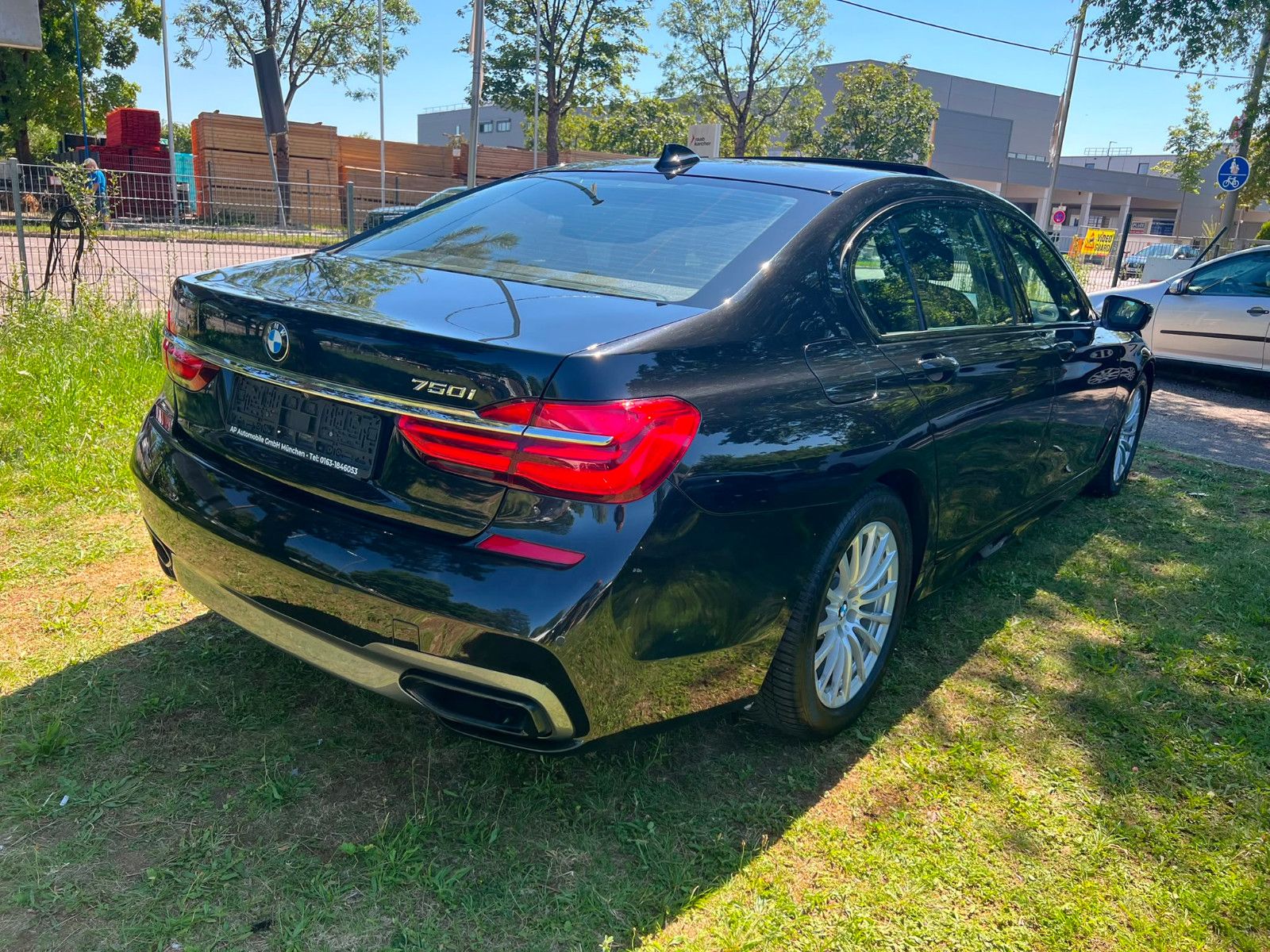BMW 750i xDrive foto 3