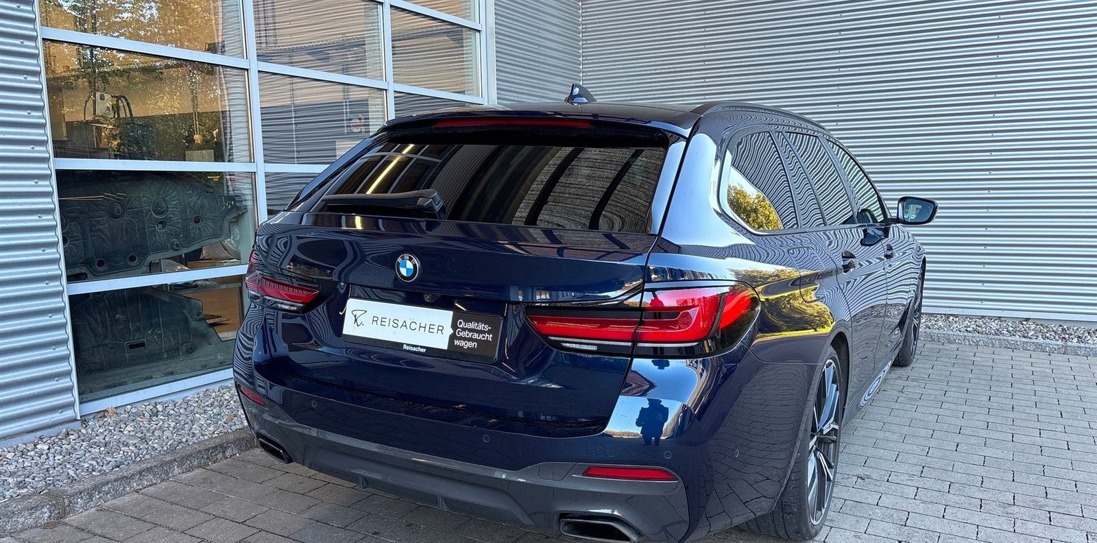 BMW 540dA xDrive Tou M-Sport PRO Pano AHK HUD DAProf foto 2